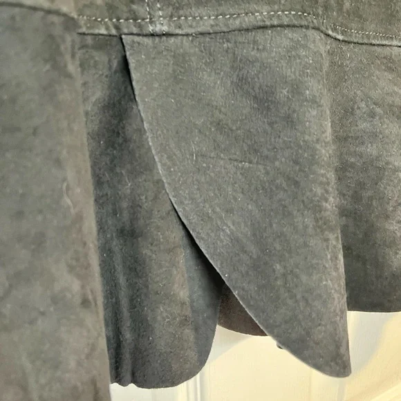 Black Suede Mini Skirt vintage - Picture 3 of 8